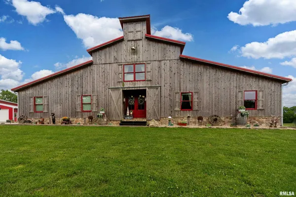 $669,000 | 1717 Marion Street, Carterville, IL 62918