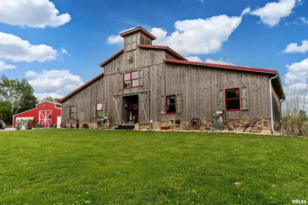 $669,000 | 1717 Marion Street, Carterville, IL 62918