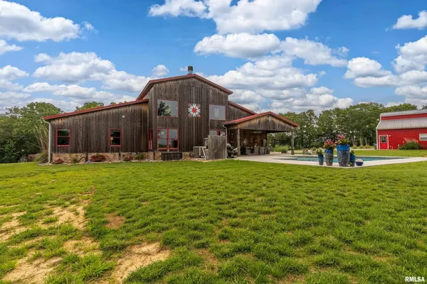 $669,000 | 1717 Marion Street, Carterville, IL 62918