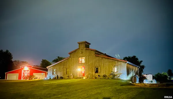 $669,000 | 1717 Marion Street, Carterville, IL 62918