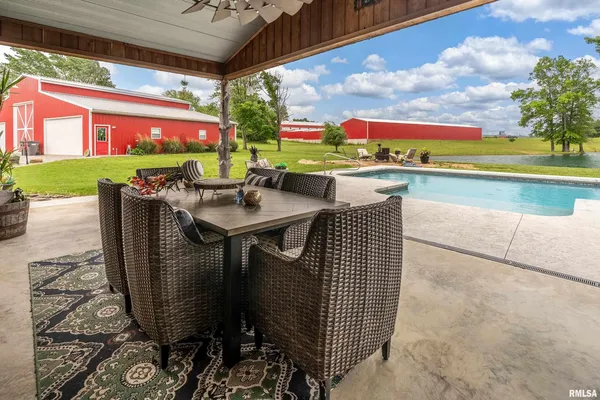 $669,000 | 1717 Marion Street, Carterville, IL 62918