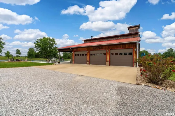 $669,000 | 1717 Marion Street, Carterville, IL 62918