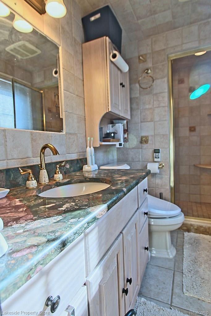 1672 Mark Hopkins Road Bloomfield Hills, MI 48302 - Photo 22 of 35 21.jpg