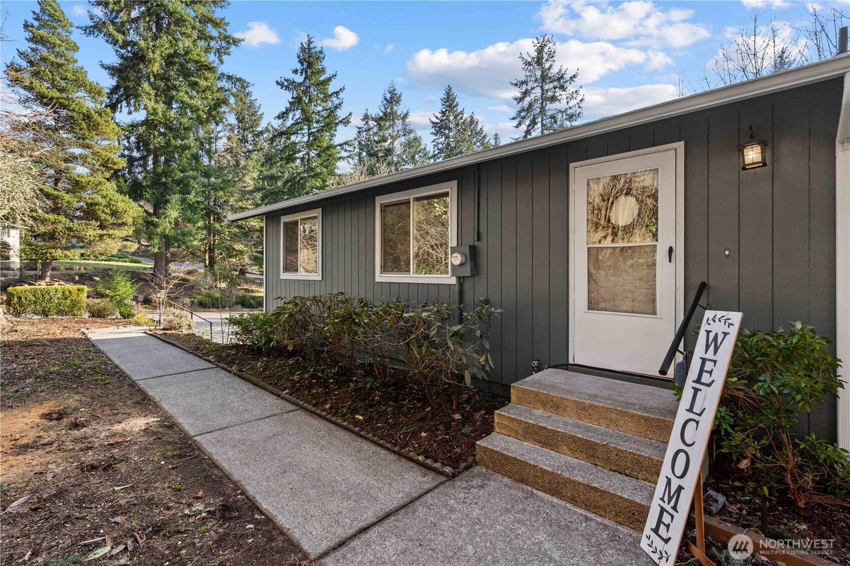 32 Madrona Place DuPont, WA 98327 - Photo 2 of 34