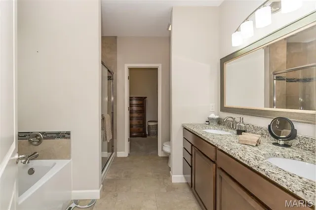 $487,500 | 113 Stonebridge Crossing Drive, Maryville, IL 62062