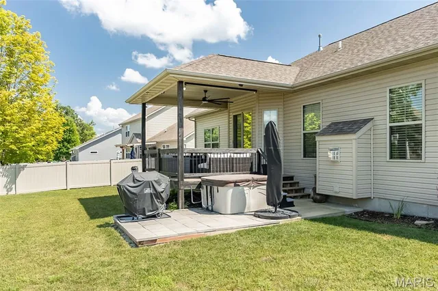 $487,500 | 113 Stonebridge Crossing Drive, Maryville, IL 62062