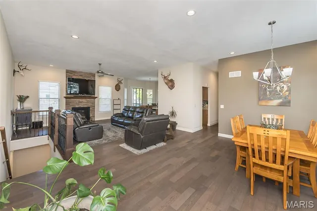 $487,500 | 113 Stonebridge Crossing Drive, Maryville, IL 62062