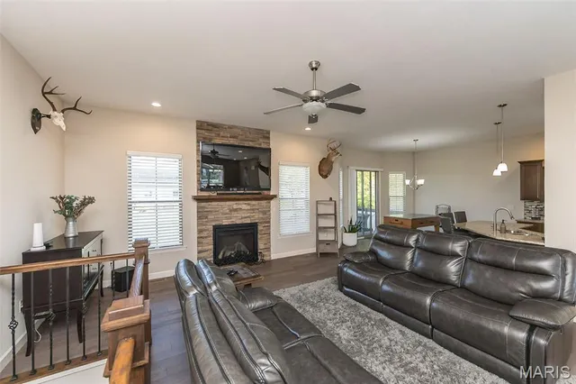 $487,500 | 113 Stonebridge Crossing Drive, Maryville, IL 62062