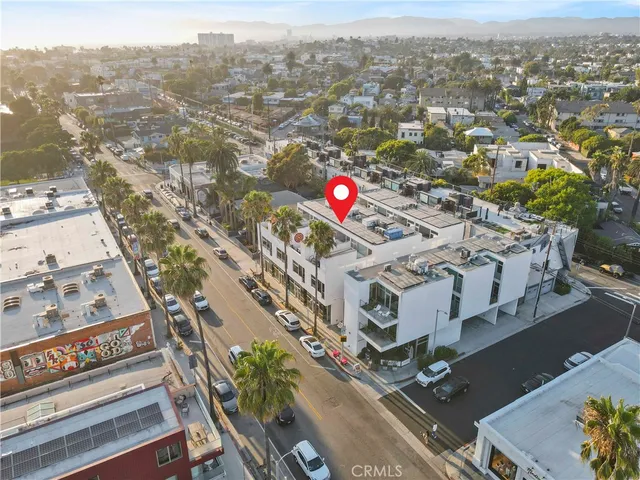 $2,199,000 | 1121 Abbot Kinney Boulevard, Venice, CA 90291