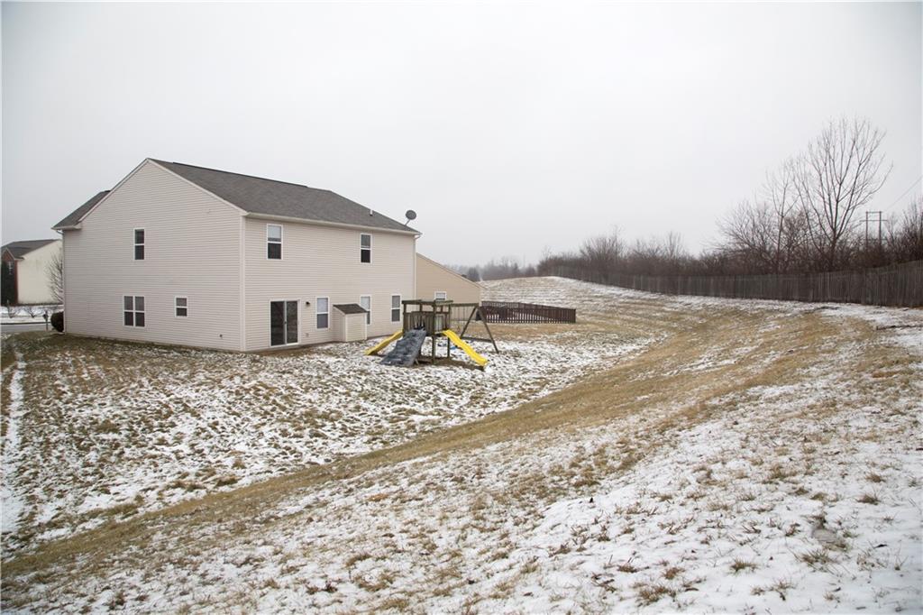 12556 Schoolhouse Road Fishers, IN 46037 - Photo 2 of 25 Gallery Image 2