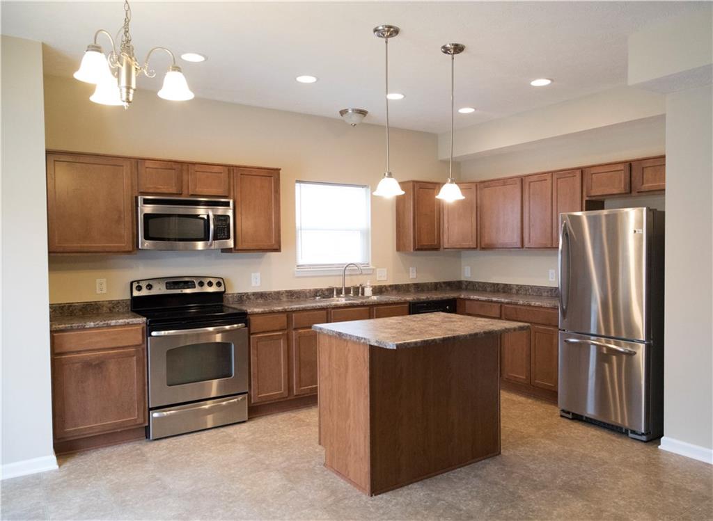 12556 Schoolhouse Road Fishers, IN 46037 - Photo 3 of 25 Gallery Image 3