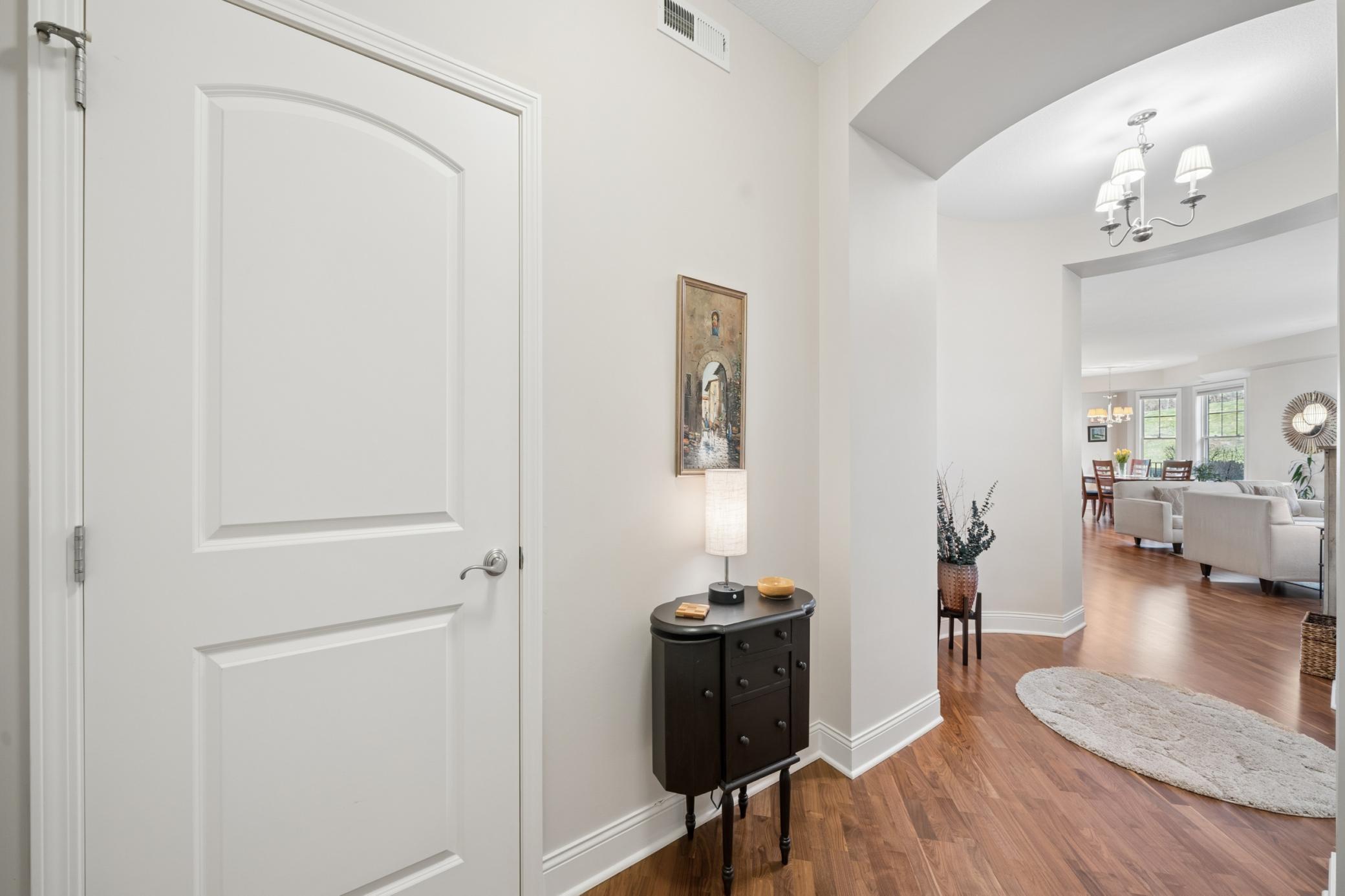 1320 Riverside Lane, Unit 103 Mendota Heights, MN 55118 - Photo 3 of 31