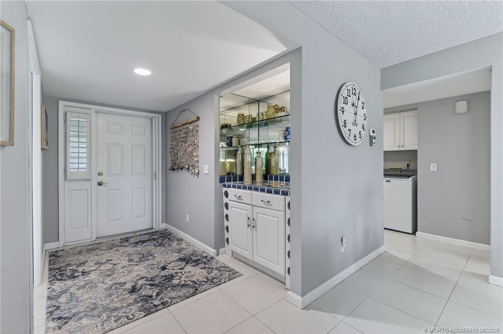 5152 Southeast Club Way, Unit 104 Stuart, FL 34997 - Photo 8 of 43 Bar