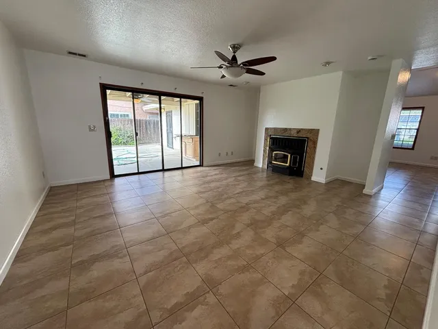 $475,000 | 365 Foxmeadow Way, Los Banos, CA 93635