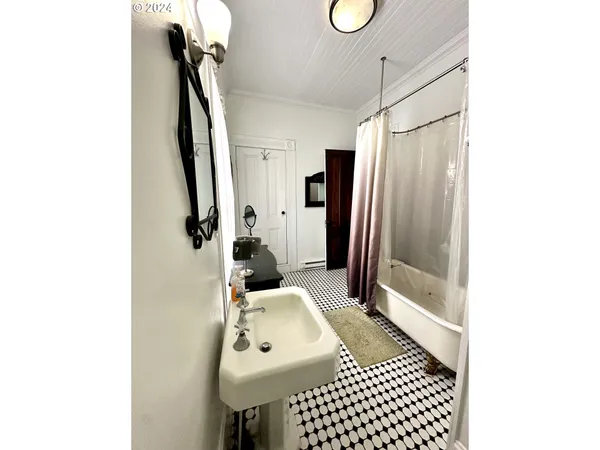 $585,000 | 1790 Washington Avenue, Baker City, OR 97814