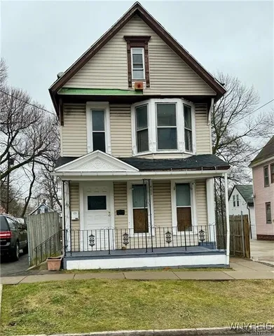 $1,000 | 221 Maple Street, Buffalo, NY 14204