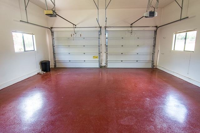 60 Oili Road Haiku, HI 96708 - Photo 24 of 30 an empty room with windows