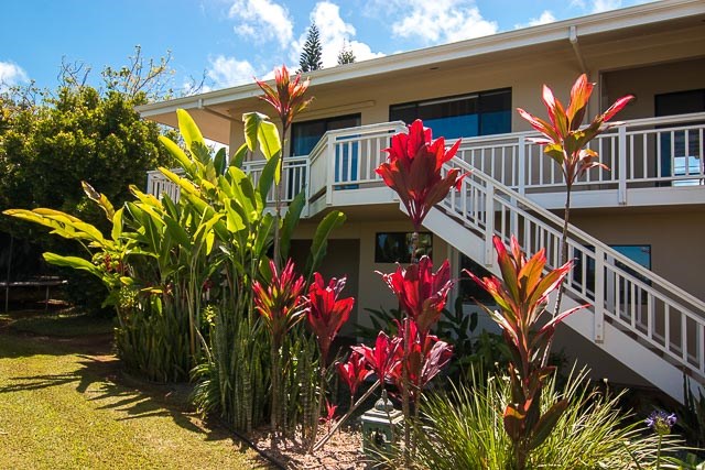 60 Oili Road Haiku, HI 96708 - Photo 5 of 30 a front view of a house
