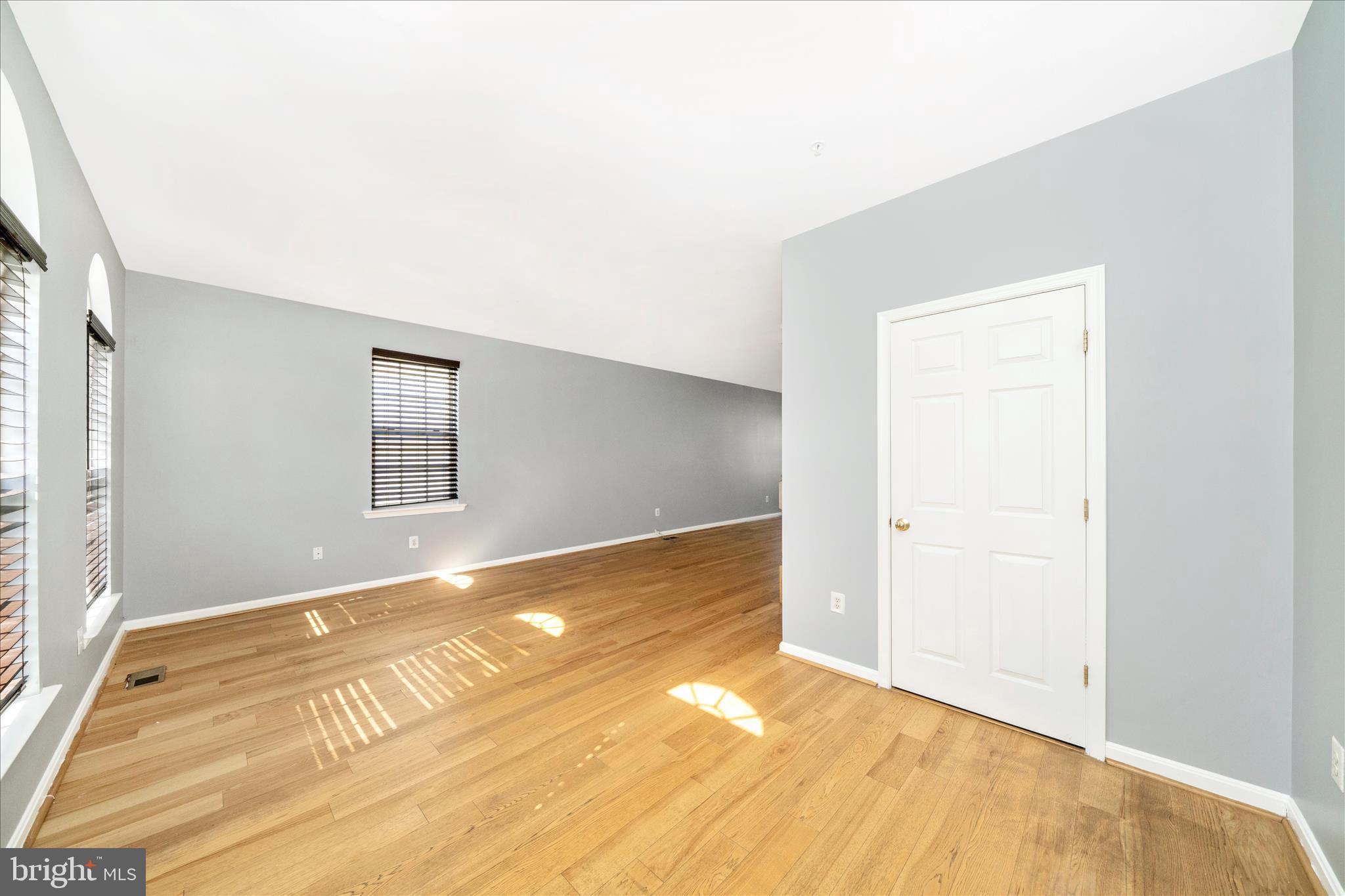 8212 Brooktree Street Laurel, MD 20724 - Photo 15 of 53 Living Room