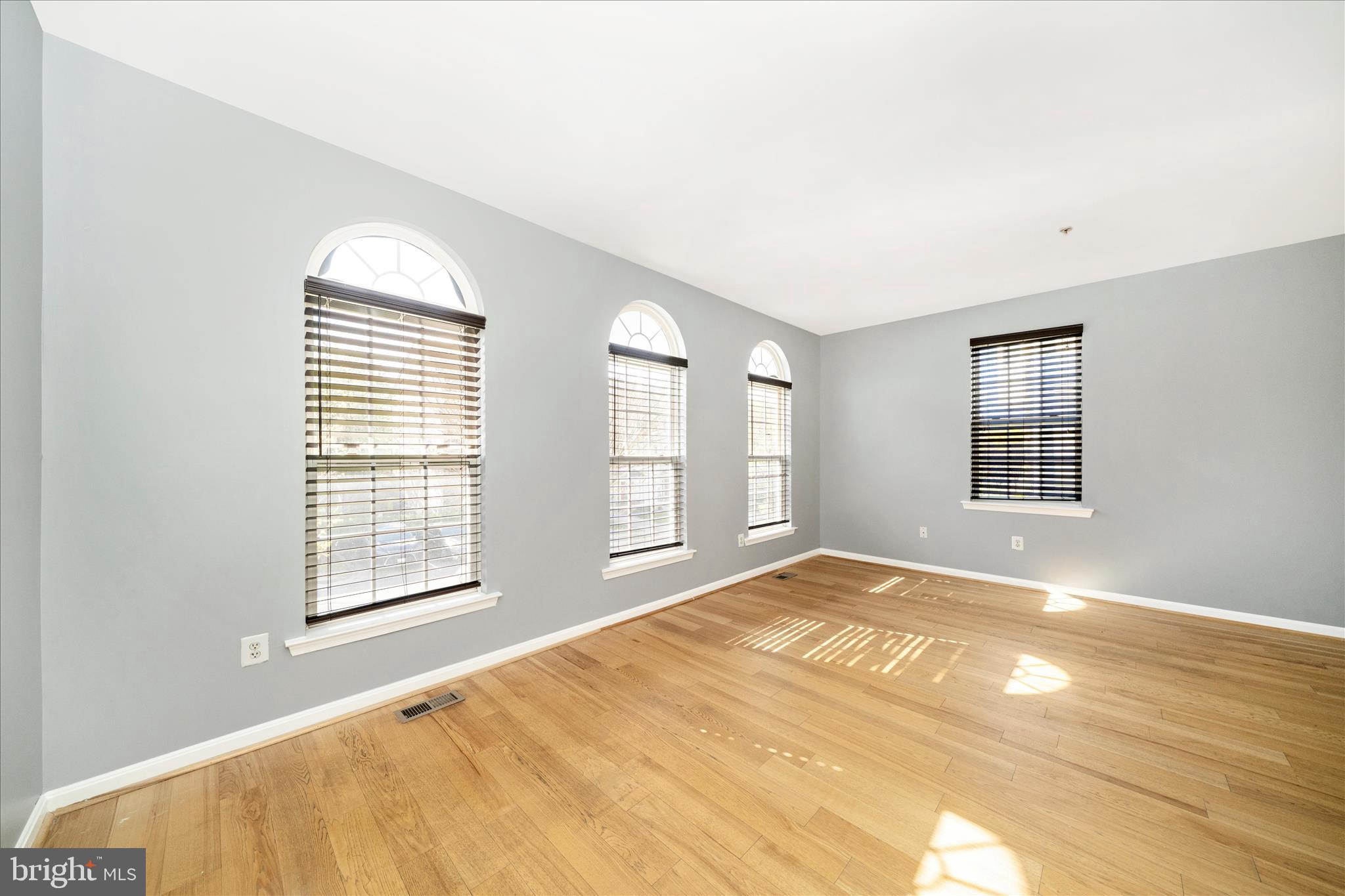 8212 Brooktree Street Laurel, MD 20724 - Photo 16 of 53 Living Room