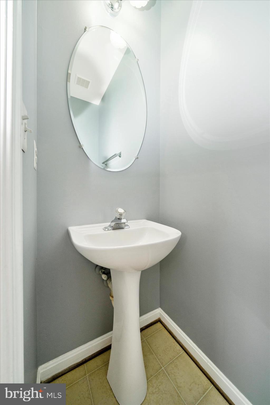 8212 Brooktree Street Laurel, MD 20724 - Photo 26 of 53 Powder Room
