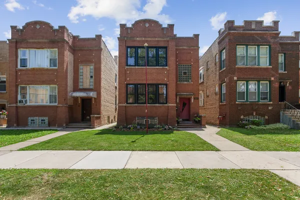 $2,500 | 4925 North Kentucky Avenue, Unit 2, Chicago, IL 60630