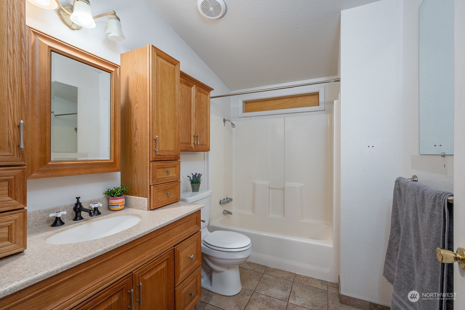 14116 Dodson Road Northwest Ephrata, WA 98823 - Photo 24 of 36 Gallery Image 24