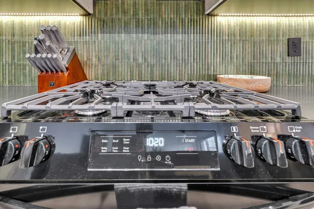 $269,000 | 6040 Boulevard East, Unit 3K, West New York, NJ 07093