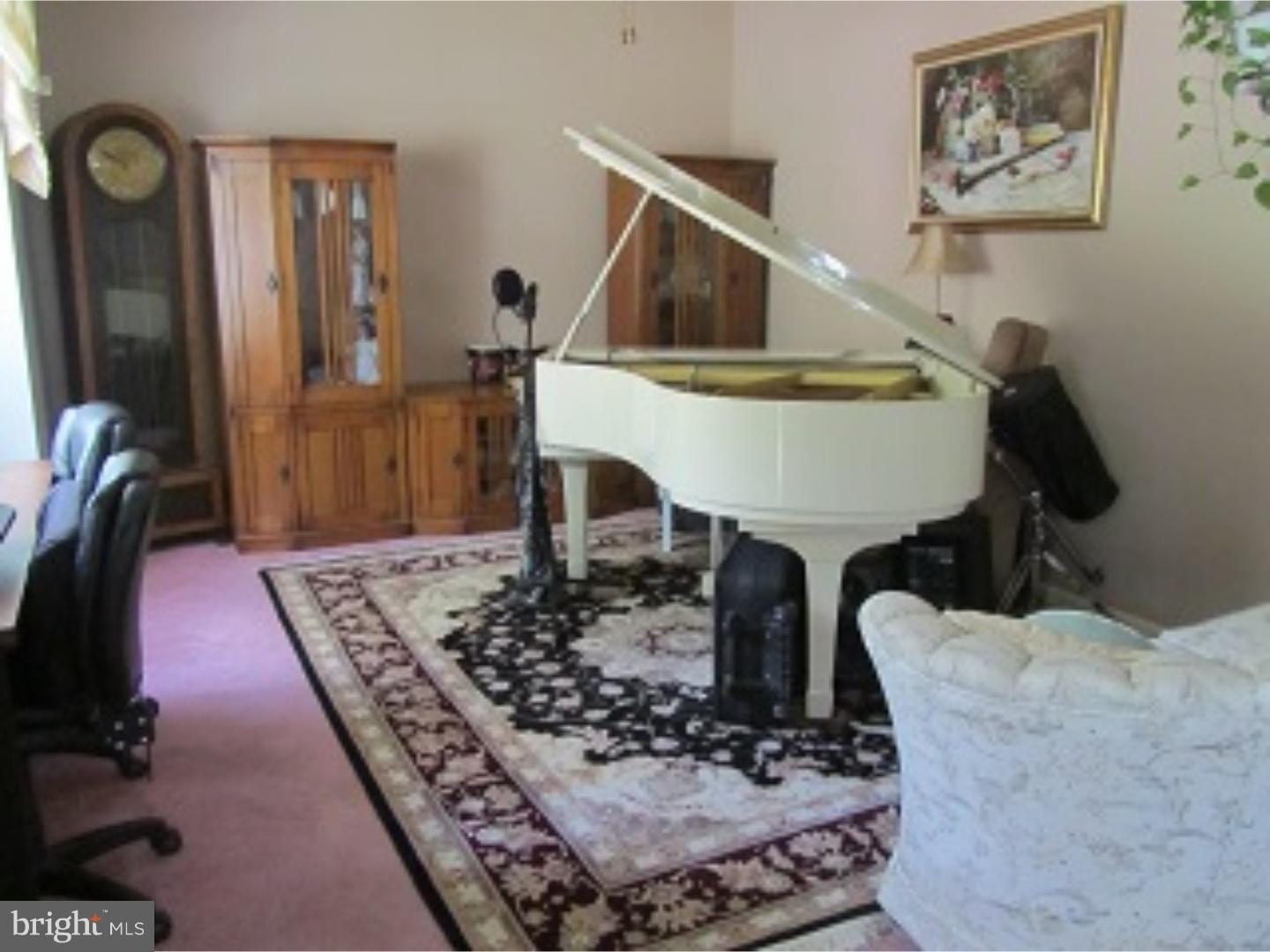 908 Bentley Road Laurel Springs, NJ 08021 - Photo 2 of 21 Living Room