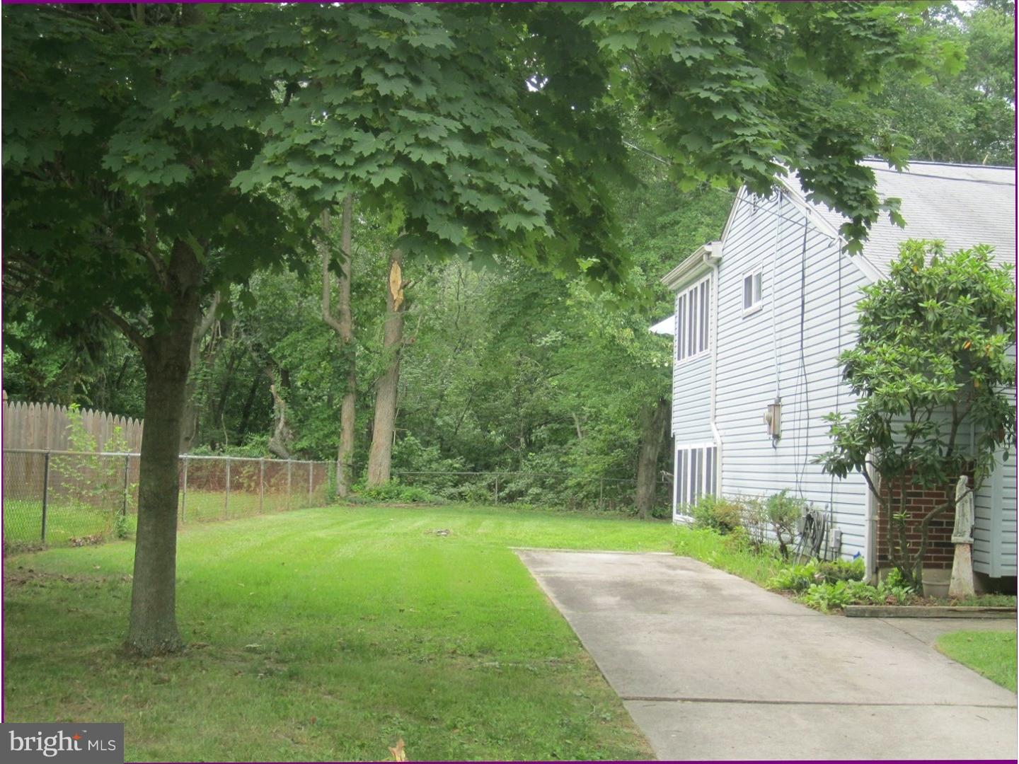 908 Bentley Road Laurel Springs, NJ 08021 - Photo 21 of 21 Driveway