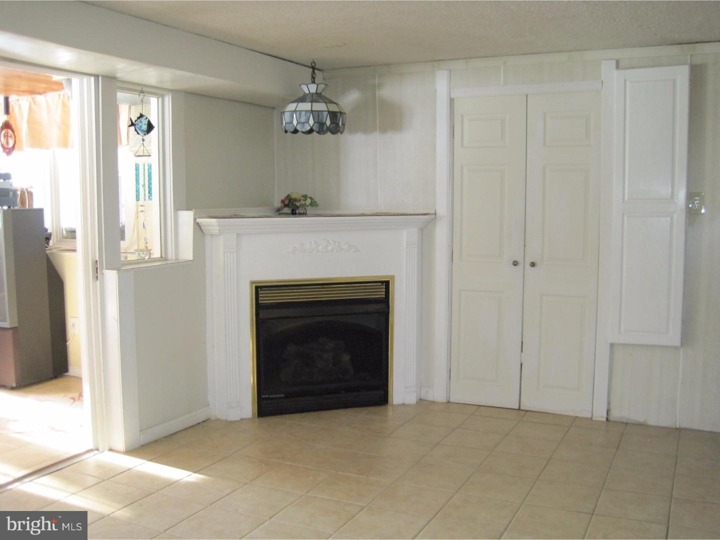 908 Bentley Road Laurel Springs, NJ 08021 - Photo 8 of 21 Family Room