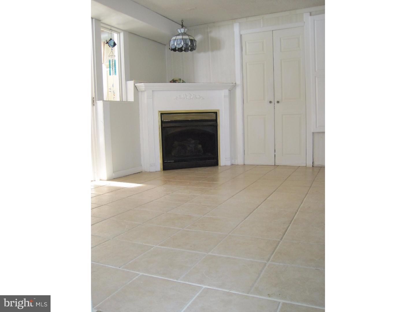908 Bentley Road Laurel Springs, NJ 08021 - Photo 9 of 21 Family Room
