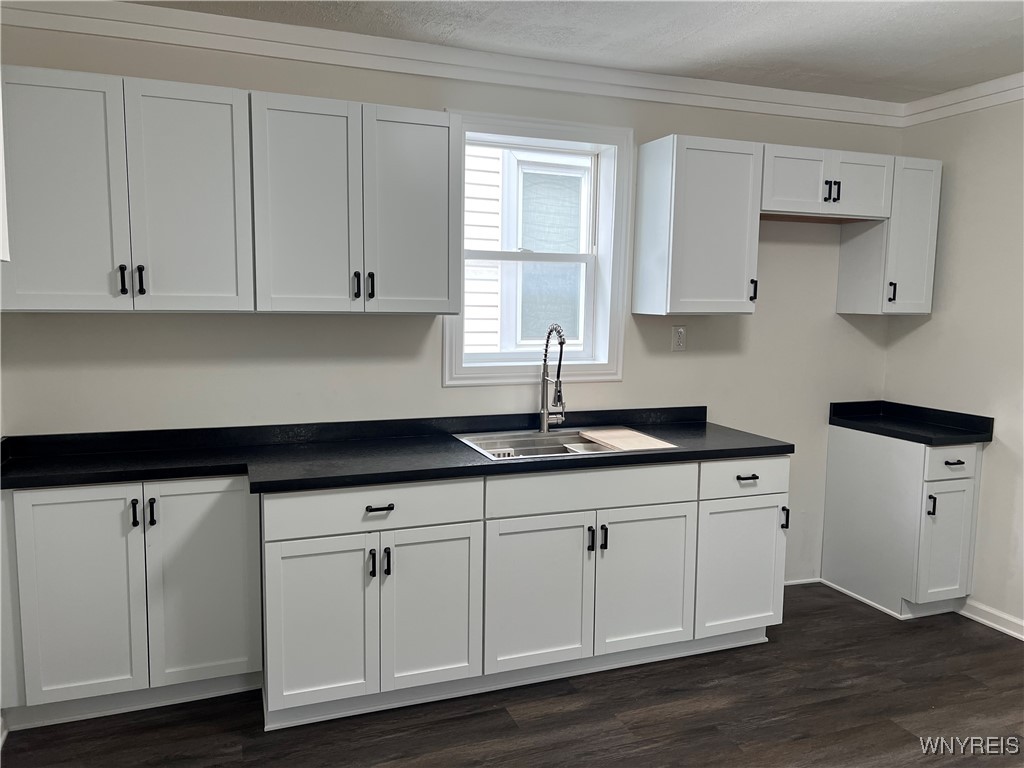 189 Gates Street Cheektowaga, NY 14212 - Photo 5 of 20 kitchen