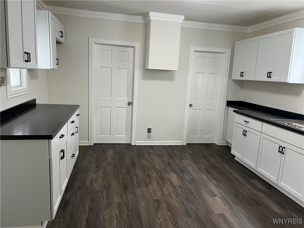 189 Gates Street Cheektowaga, NY 14212 - Photo 6 of 20 kitchen