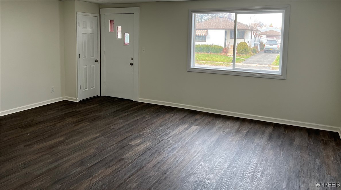 189 Gates Street Cheektowaga, NY 14212 - Photo 8 of 20 living room