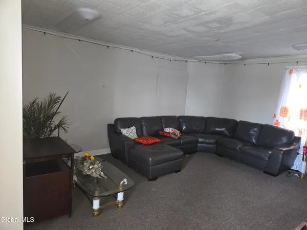 $1,350 | 318 Ridge Street, Unit C, Glens Falls, NY 12804