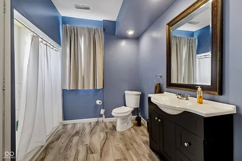 $250,000 | 2446 Carrollton Avenue, Indianapolis, IN 46205