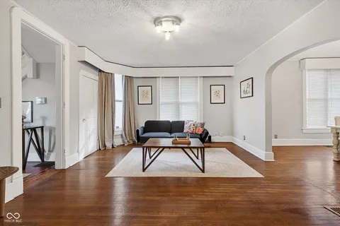 $250,000 | 2446 Carrollton Avenue, Indianapolis, IN 46205