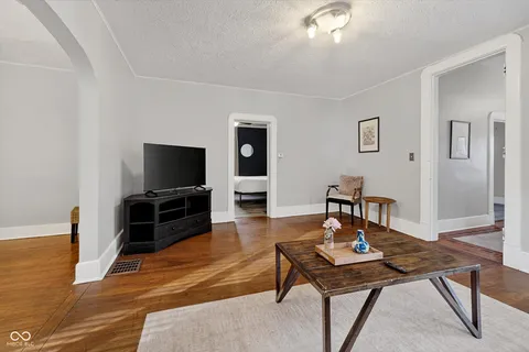 $250,000 | 2446 Carrollton Avenue, Indianapolis, IN 46205