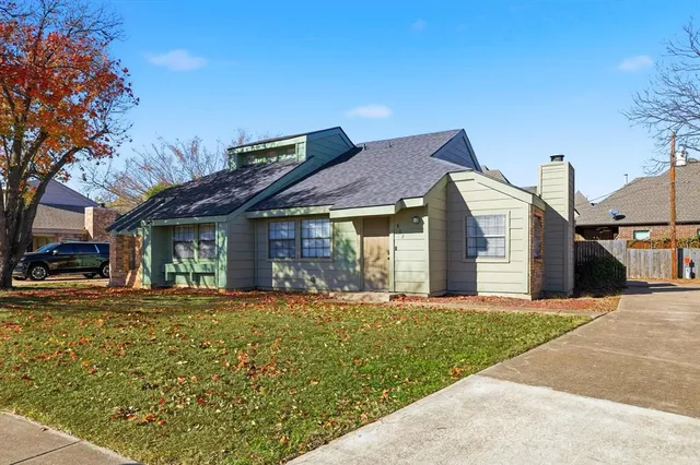 $299,990 | 807 Windcrest Drive, Keller, TX 76248