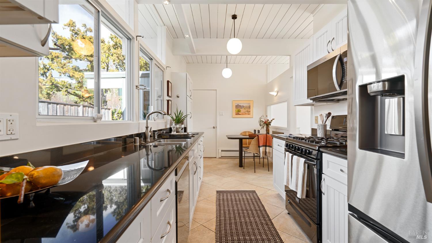 835 Pine Lane San Rafael, CA 94903 - Photo 8 of 25