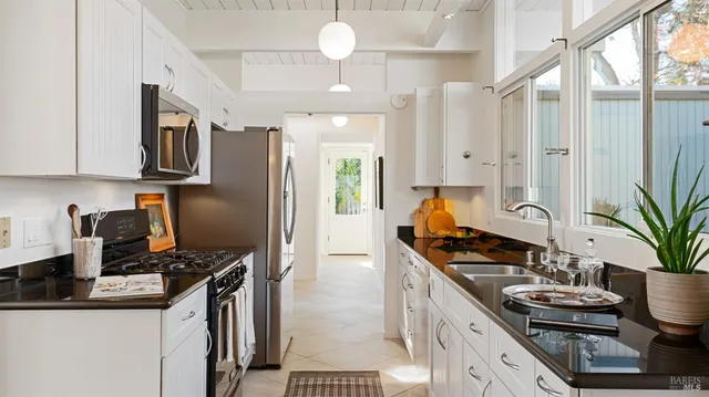 $1,275,000 | 835 Pine Lane, San Rafael, CA 94903