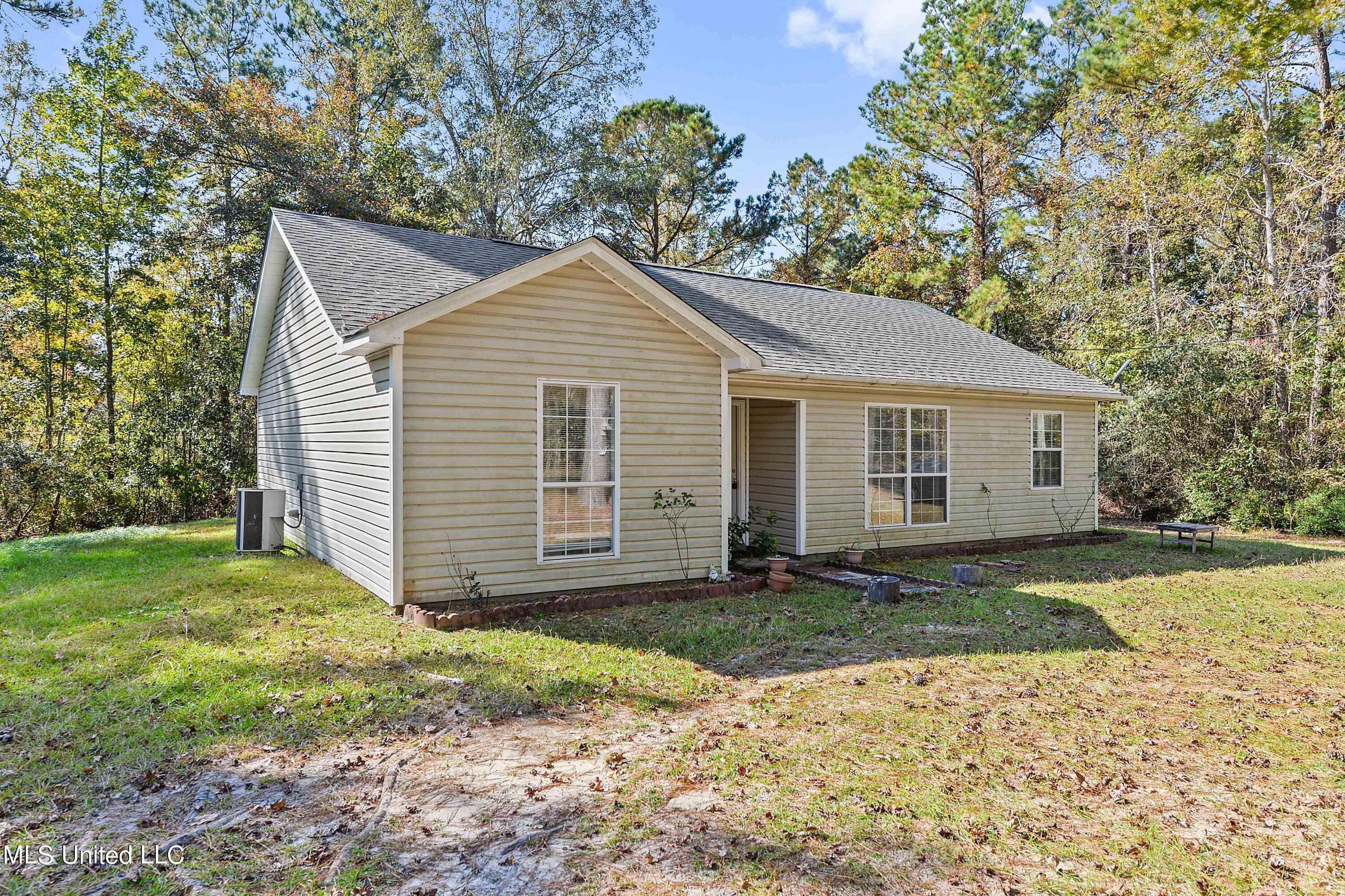 174 John Willis Road Wiggins, MS 39577 - Photo 2 of 21 002 (13)