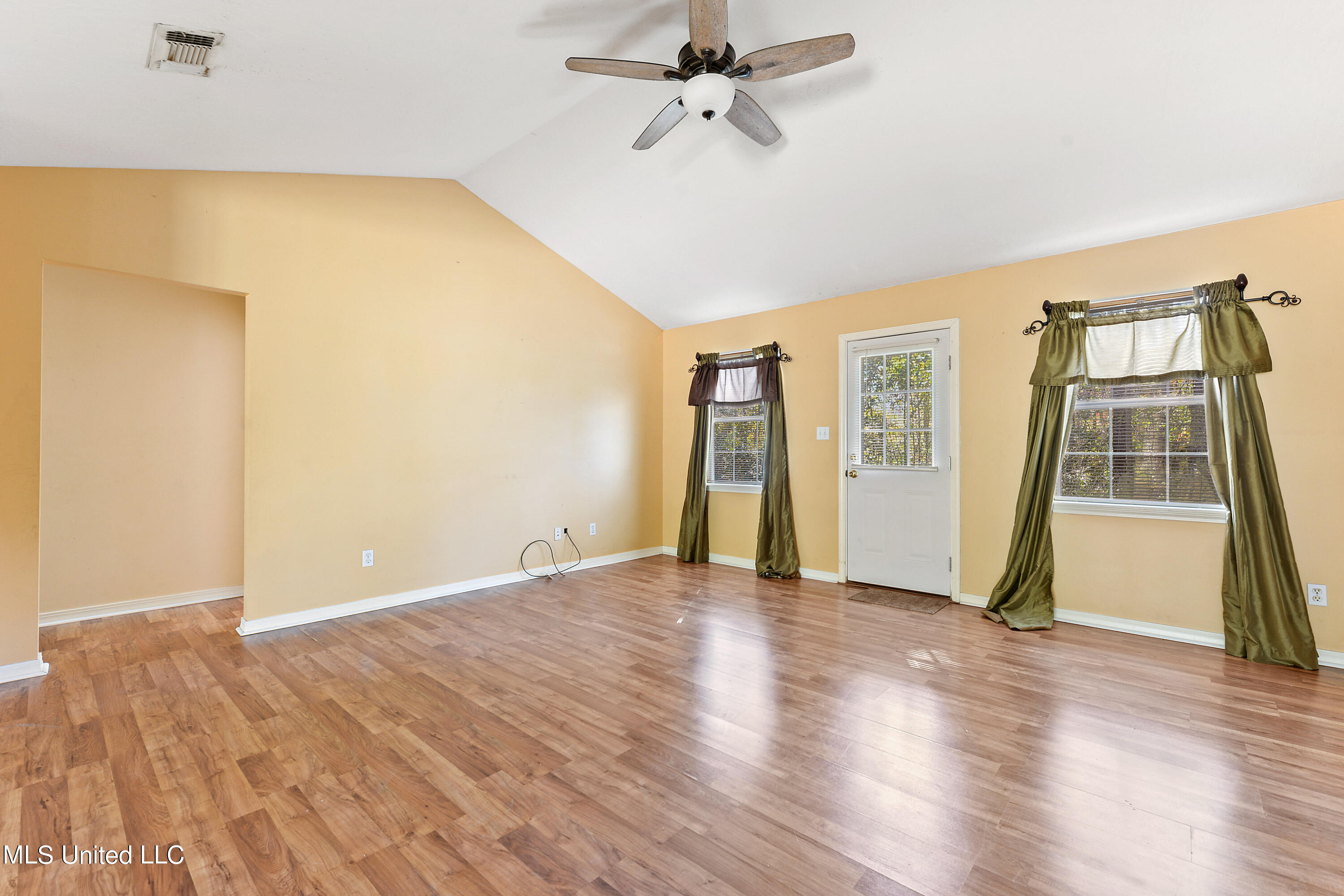174 John Willis Road Wiggins, MS 39577 - Photo 5 of 21 005 (14)