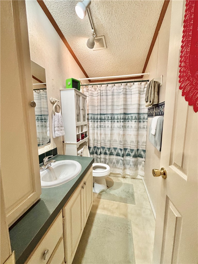 354 Harper Road Pendleton, SC 29670 - Photo 16 of 30 This cozy bathroom features practical design, ensuring comfort and convenience.