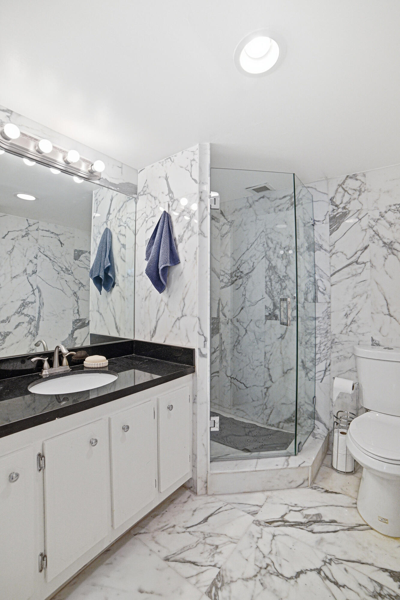 6 Royal Palm Way, Unit 211 Boca Raton, FL 33432 - Photo 22 of 32 Second Bedroom -Updated modern Bathroom