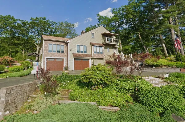 $699,000 | 1 Grandview Avenue, Derry, NH 03038