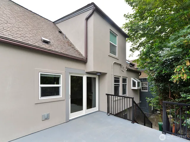 $899,995 | 3437 15th Avenue South, Seattle, WA 98144