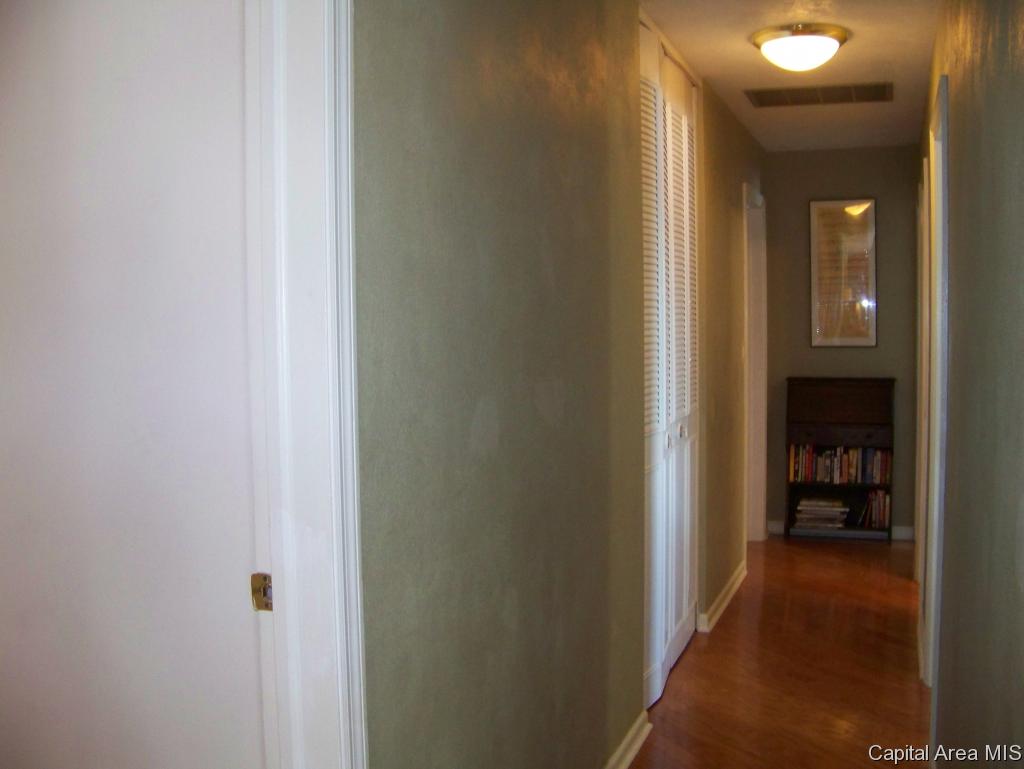 61 Providence Lane Springfield, IL 62711 - Photo 15 of 33