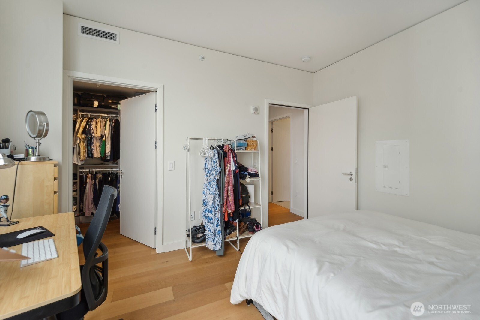 121 Stewart Street, Unit 1908 Seattle, WA 98101 - Photo 18 of 34 Gallery Image 18